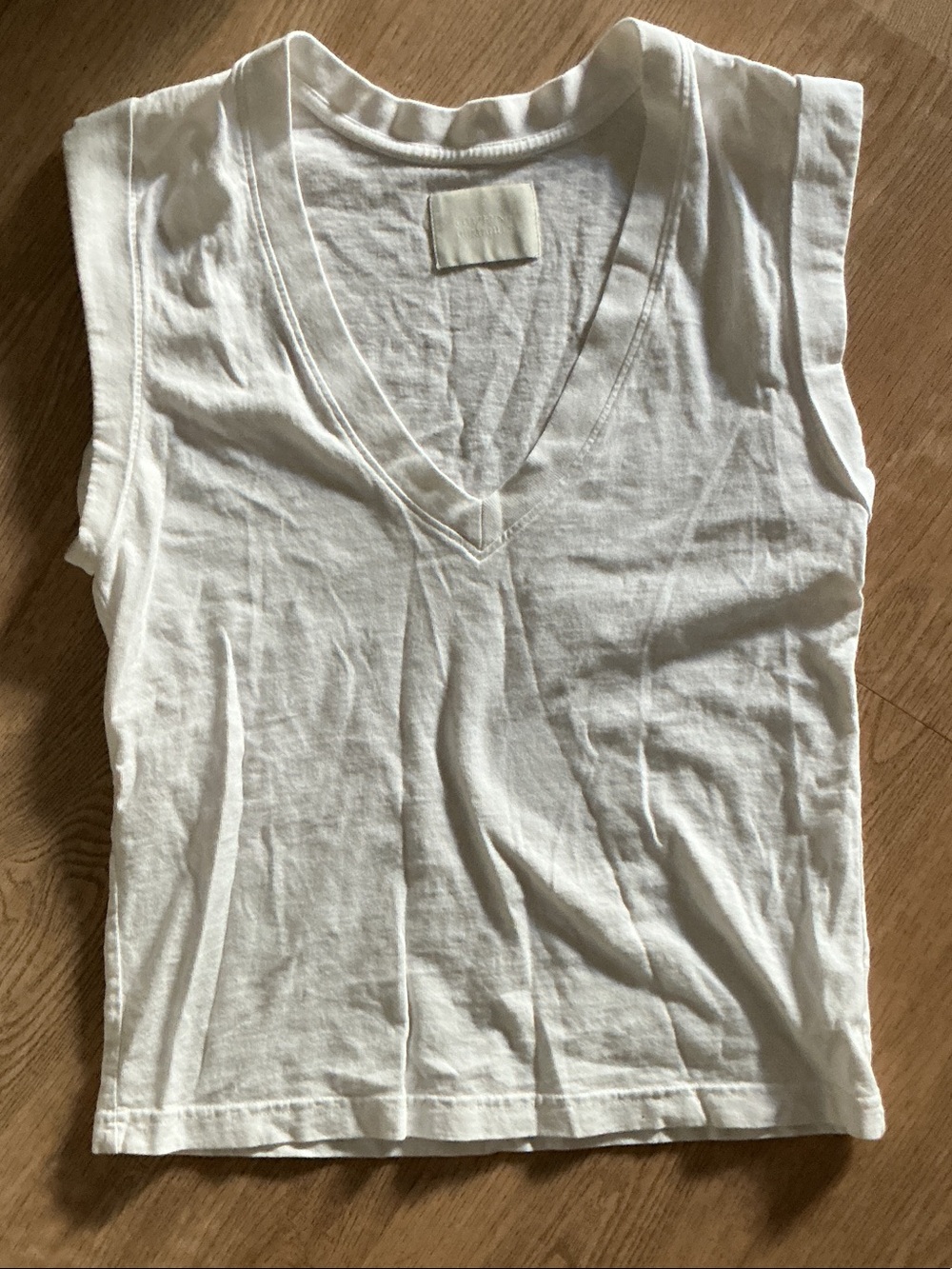Citizens of humanity size medium 100% cotton Women's White V-Neck Sleeveless Top